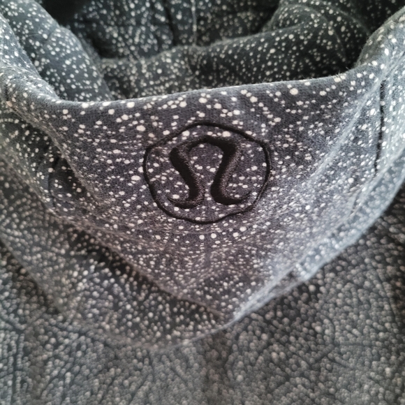 Lululemon Scuba Hoodie color Night View size 6 - Picture 8 of 9